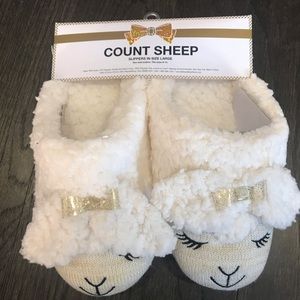 *Limited Edition*Bath & Body Works LAMBIE Slippers